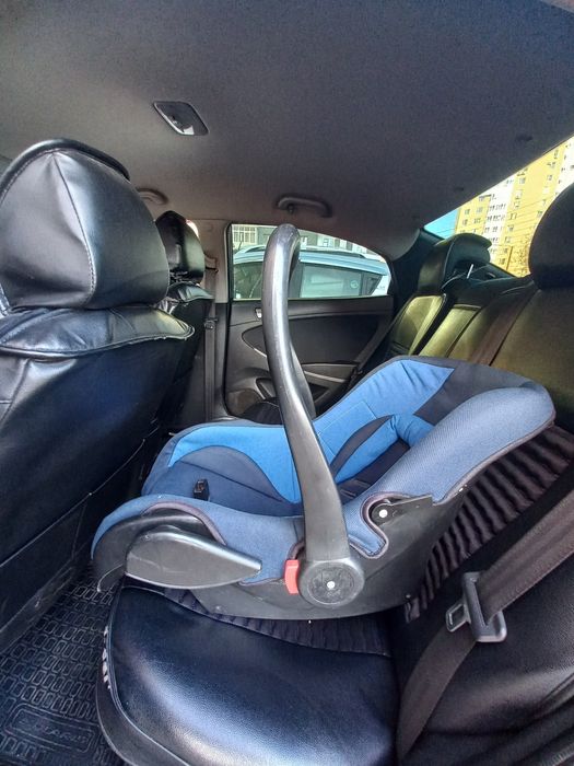 Продам срочно детскую автолюльку.