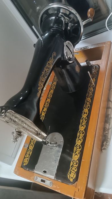 Продаю швейная машина