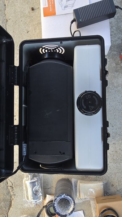 Sirocou  Portabil 12/24 /220v ,complet la cutie cu toate accesoriile l