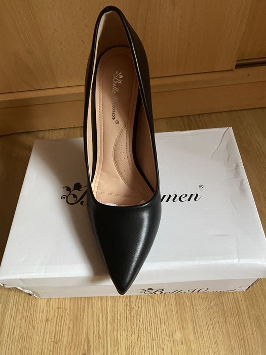 Pantofi stiletto