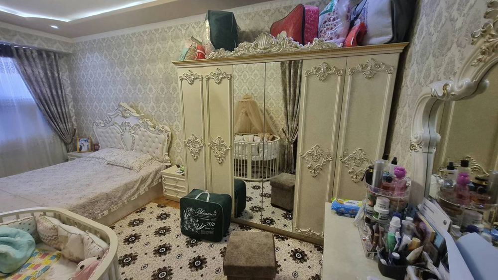 3 xona 2 qavat 6 qavatli uy sotiladi