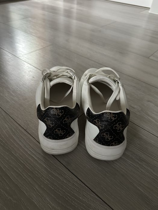 Pantofi GUESS Vibo 41