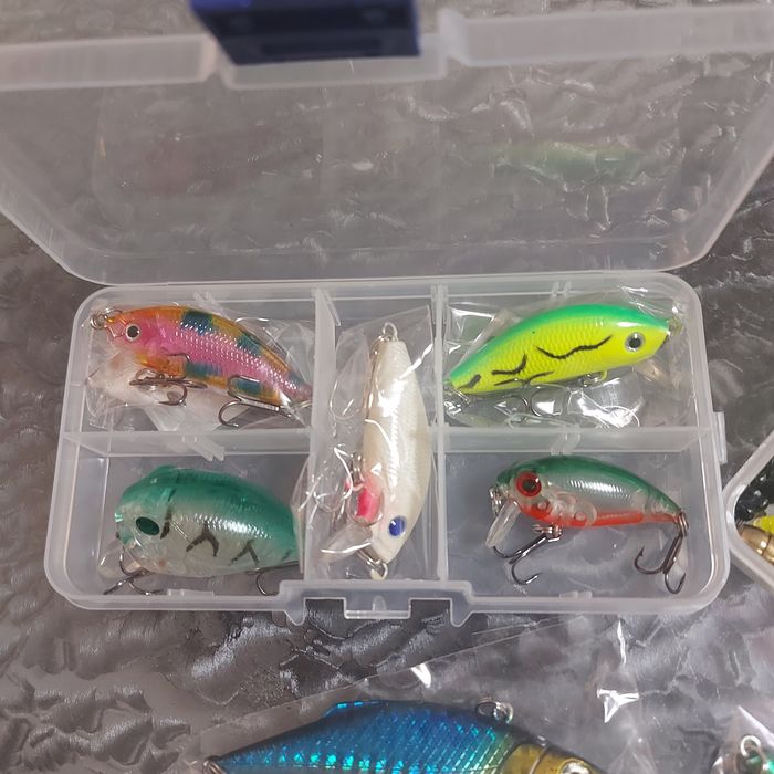 Риболовен комплект – воблери, силиконови примамки и блесни (нови)