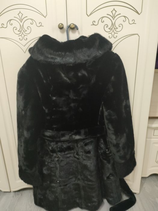 Шуба из мутона с капюшоном