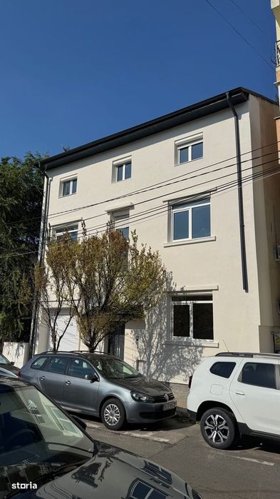De inchiriat Imobil  9 camere , 285 mp. Cantemir langa Metrou