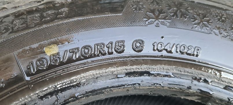 4 зимни гуми за бус Bridgestone Blizzard  195/70R15 C 104/102R