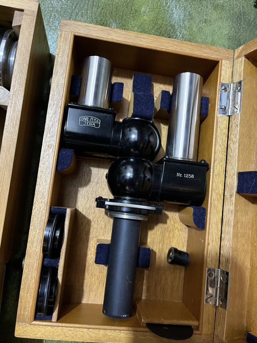 Dispozitiv de microfotografie Carl Zeiss pentru film