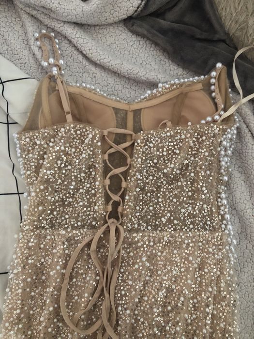 Официална рокля с перли