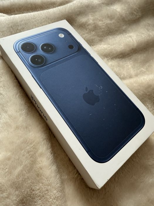Iphone 17/256,deep blue