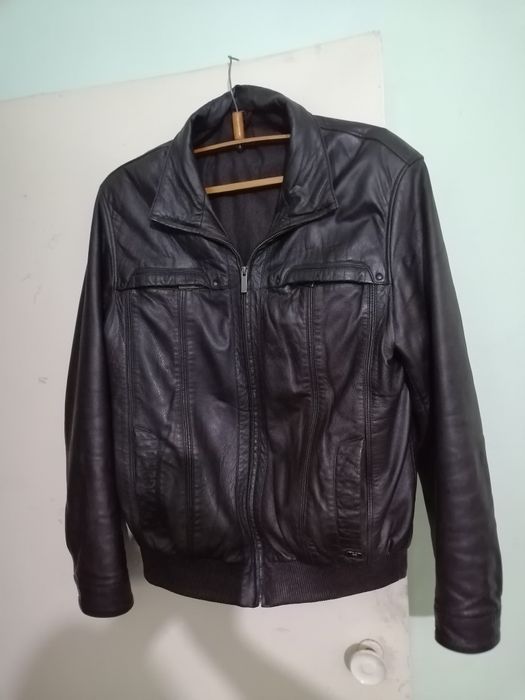 Продам фирменные кожаные куртки.