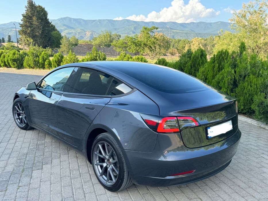 TESLA Model 3 2023 — imagine 2