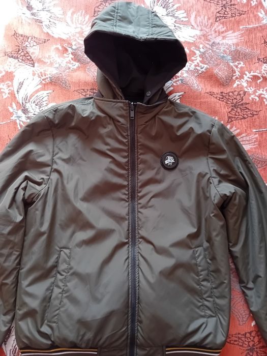 Продам куртку осень