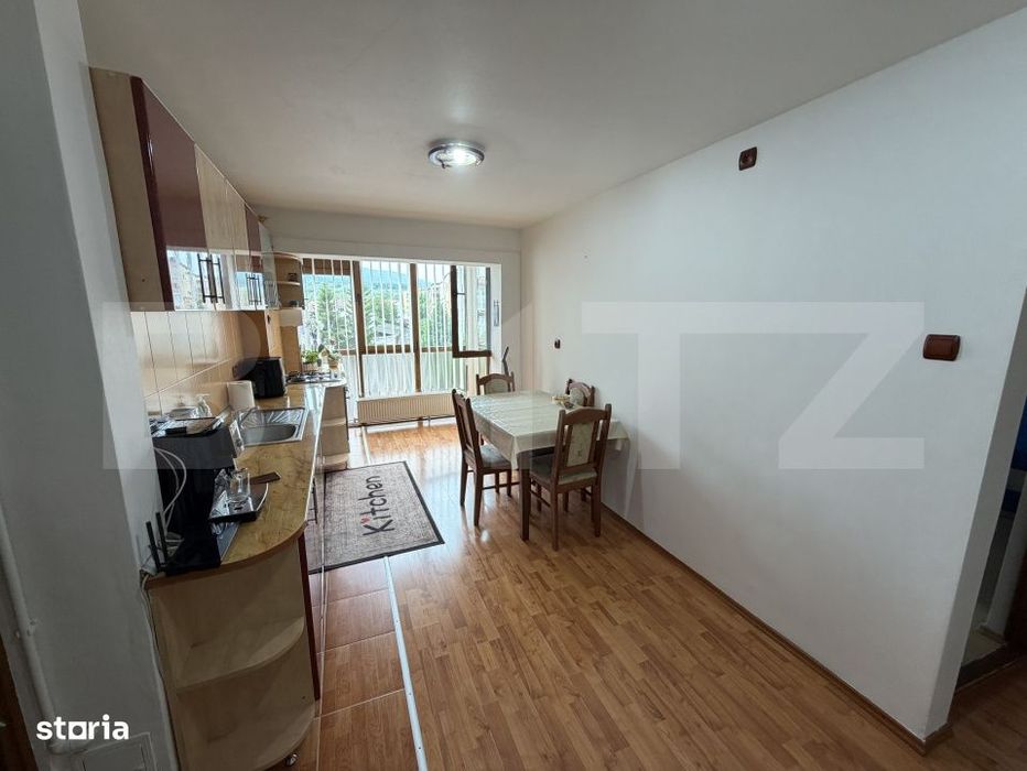 Apartament 2 camere decomandat, 52 mp, Etaj 3, zona Cetate
