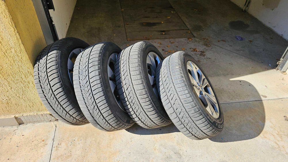 Джанти BMW F48 с датчици за налягане и зимни гуми Pirelli 225/55 R17