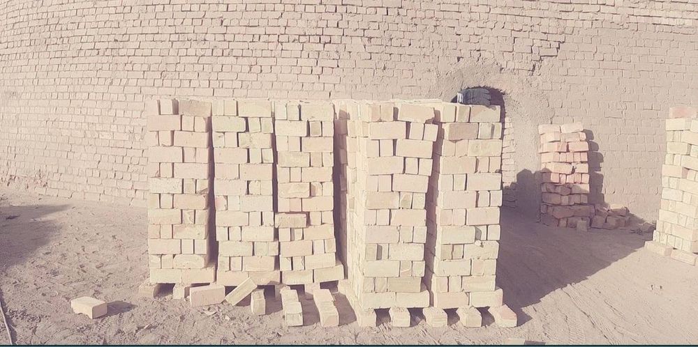 Пишган гишт ва хом гишт