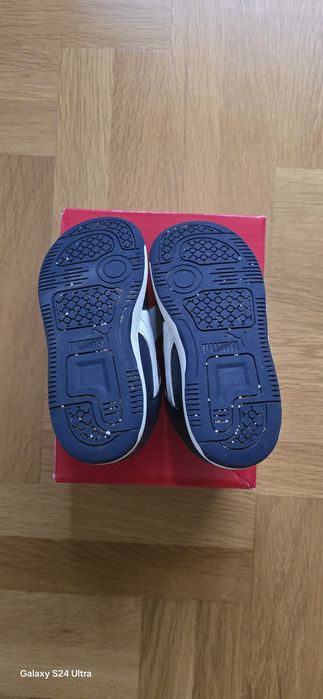 Маратонки Puma номер 25