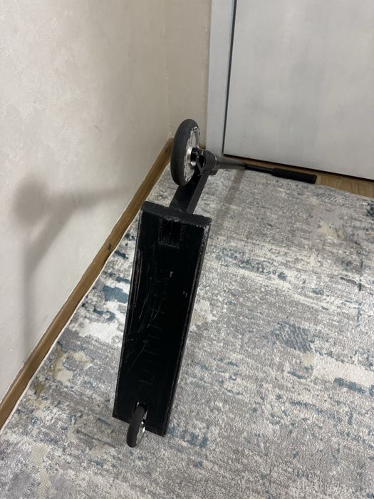 Продам трюковой самокат Limit