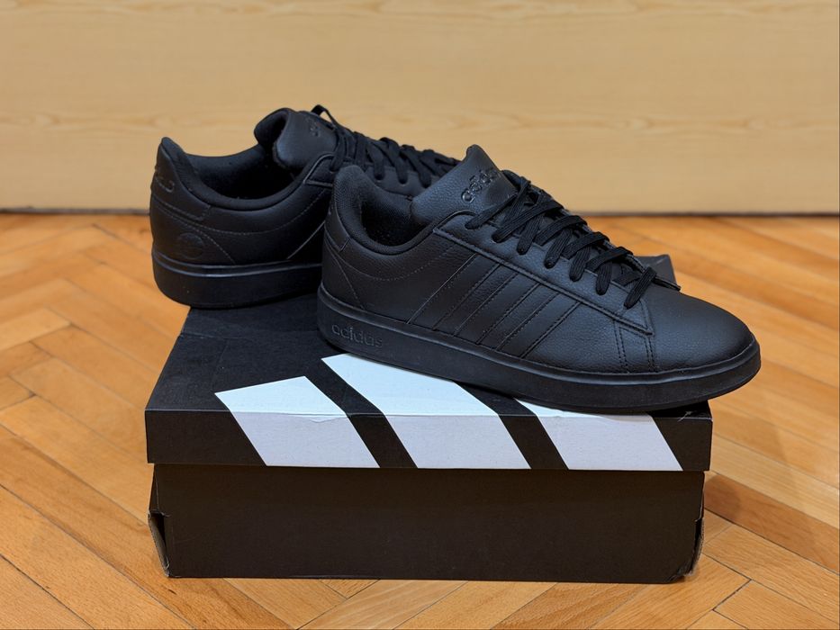 Мъжки обувки Adidas номер 42