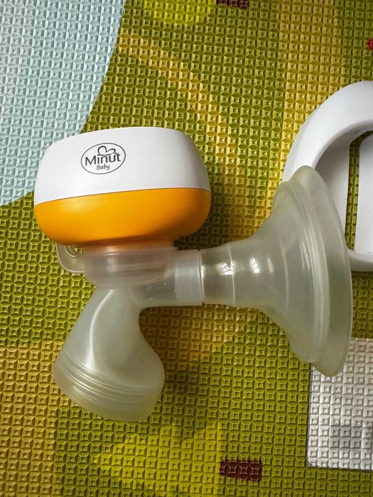 Pompa san electrica Minut Baby cu biberon, acumulator si cablu USB