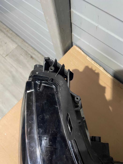 Far dreapta Peugeot 2008  / 208 An 2019 - 2024 cod 9833036180