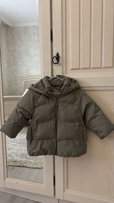 Продам зимнюю куртку Zara на мальчика