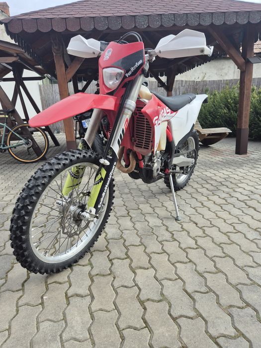Vând GasGas EC 250 F,înmatriculat.