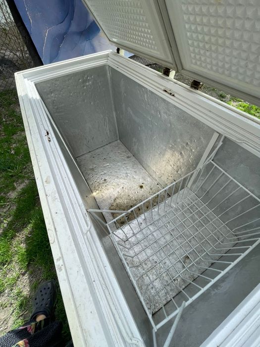 Продам морозильник