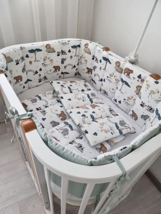 Продается кроватка с маятником