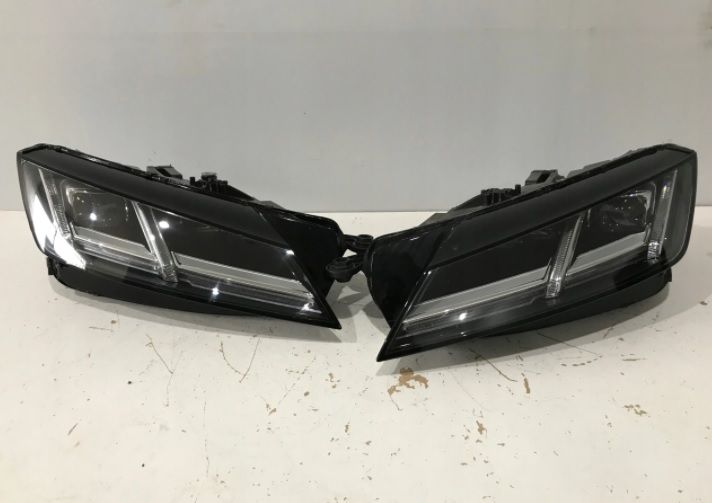 Audi TT 8s kit airbag volan s pasager plansa bord set centuri far 8j