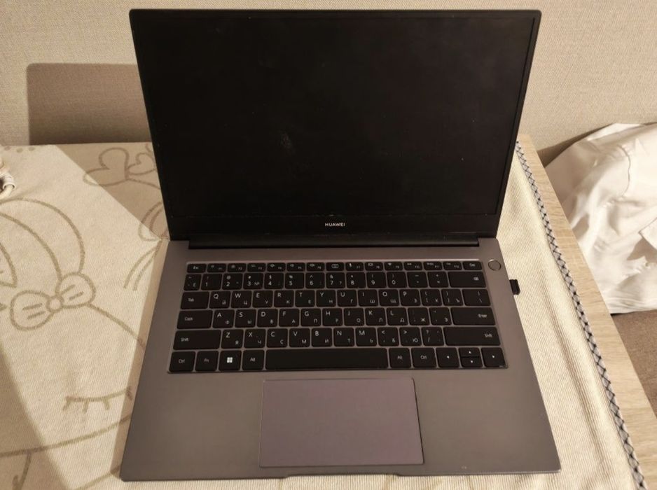 Продаю б/у ноутбук MateBook D15