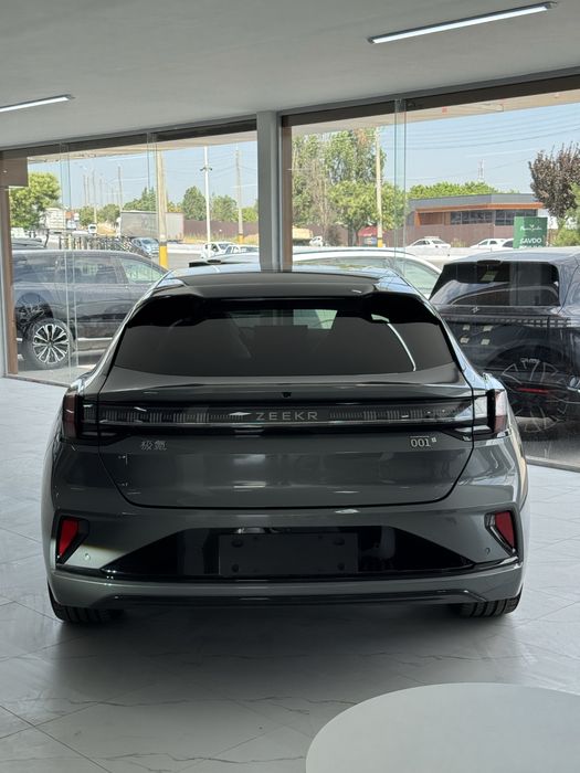 zeekr 001 Y sport