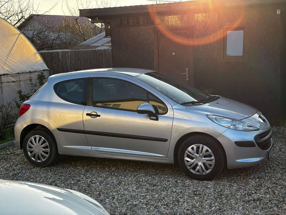 Vând Peugeot 207 1.4 HDi