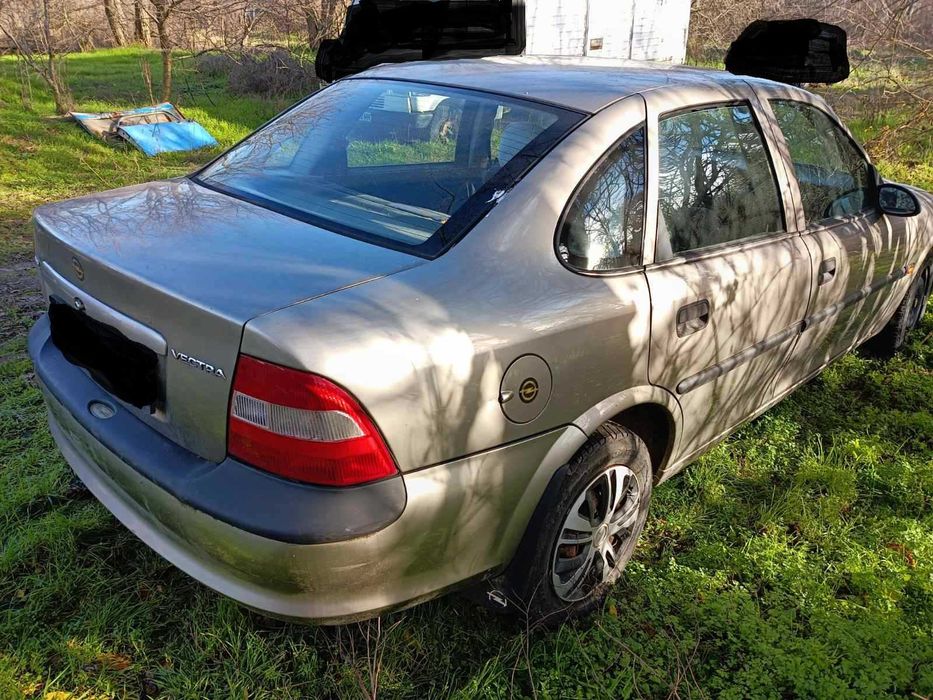 Опел Вектра Б бензин ЦЯЛА ЗА ЧАСТИ - Монтана
