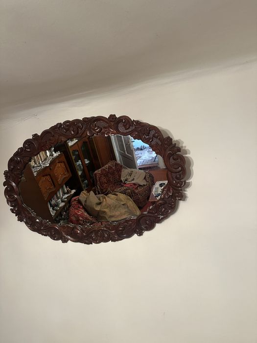 Oglinda  cu rama din lemn masiv