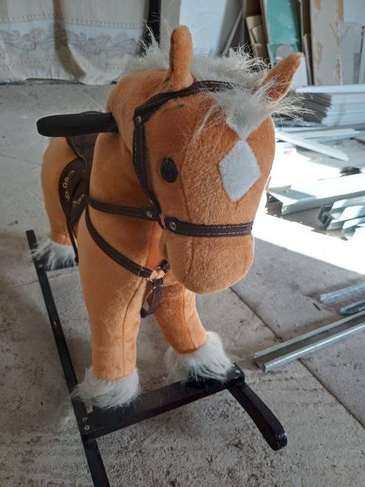 Продам лошадку качалку