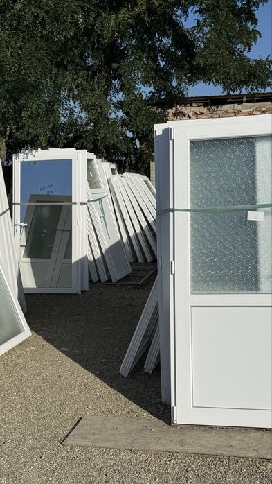 termopan usi simple noi albe de la 900lei