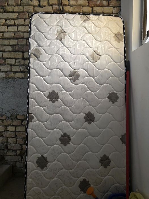 Продаётся матрас 2.1 ×1 ортопедический