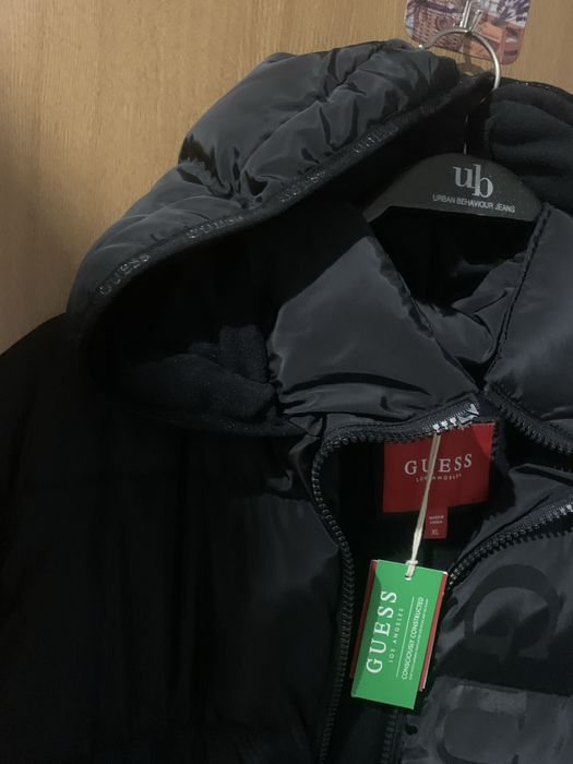 Мъжко елече Guess