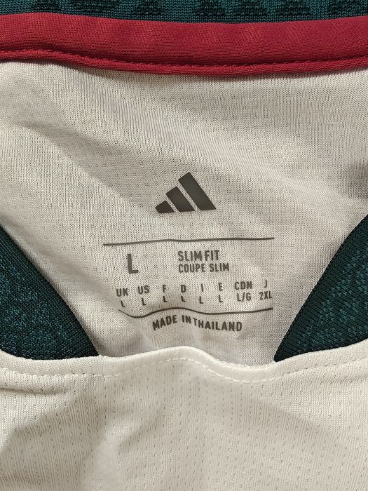 Tricou Real Madrid Acasă / Ediție Specială - Nou cu Etichetă - Mărimea L