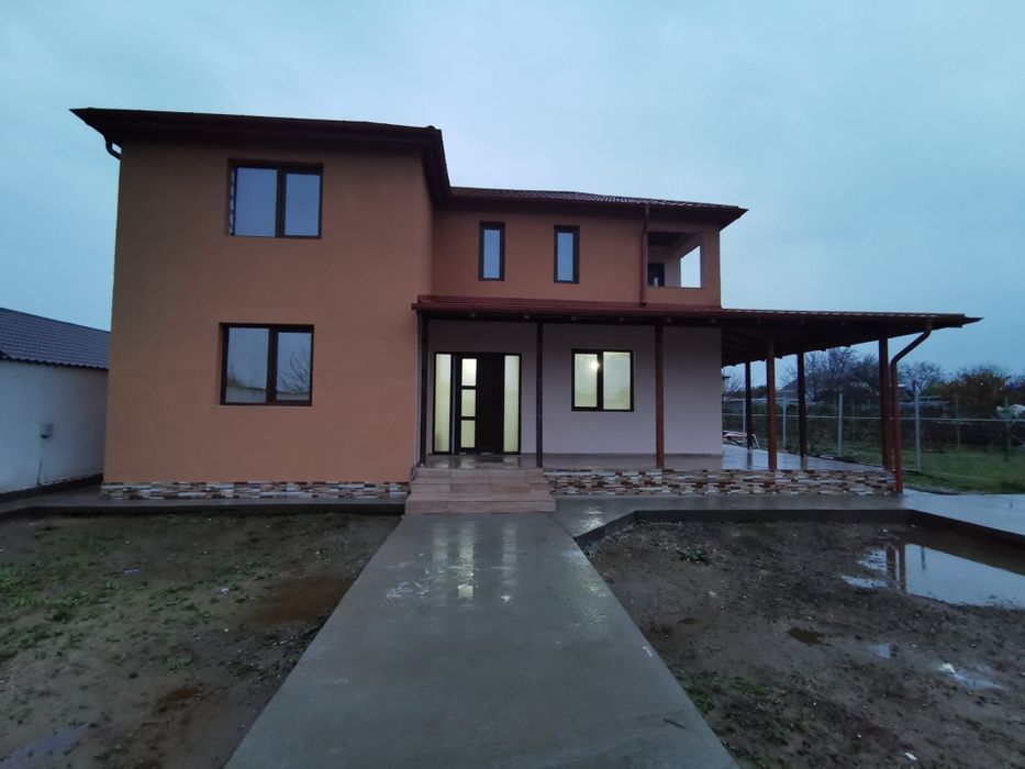 Vând casa P+1-Chiscani