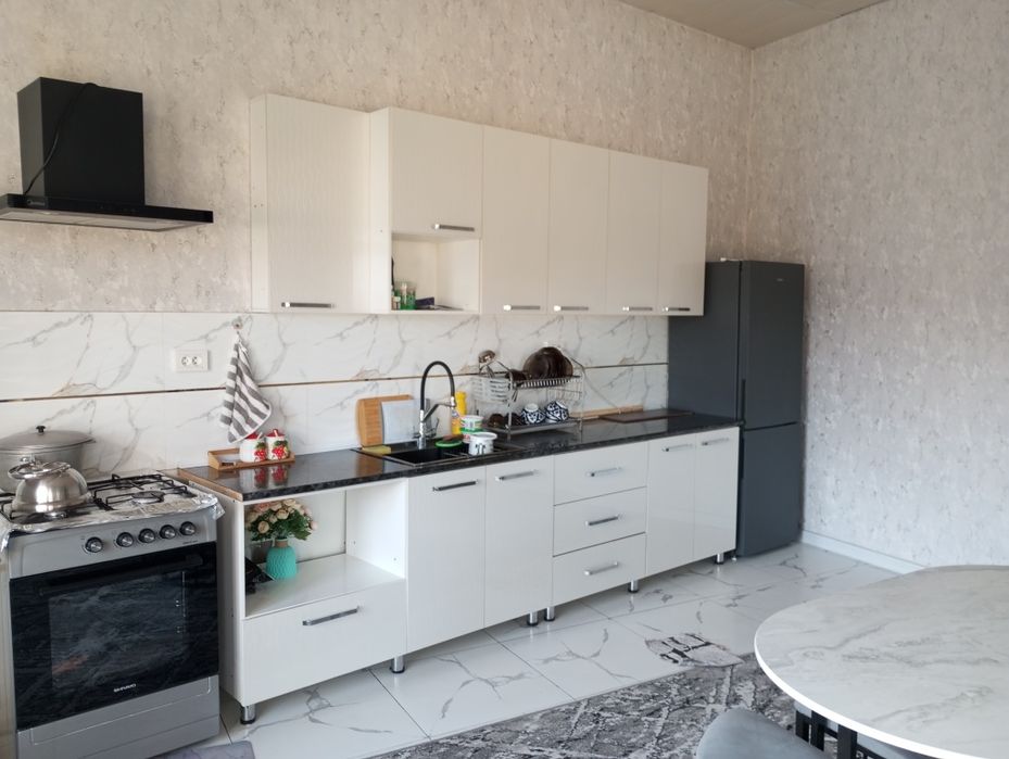 Срочно ховли сотилади