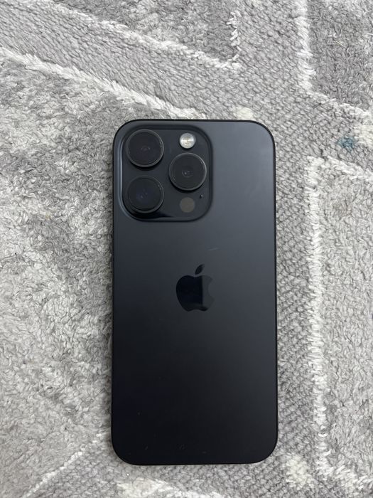 Продаю Iphone 15 pro