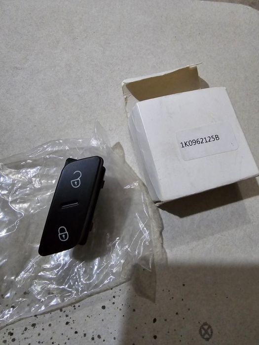 Buton Blocare uși VW nou în cutie