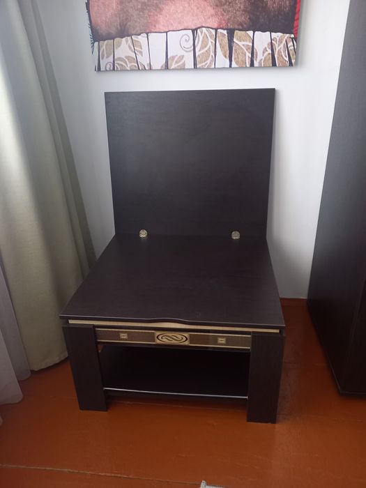 Плательный шкаф,  столик и комод