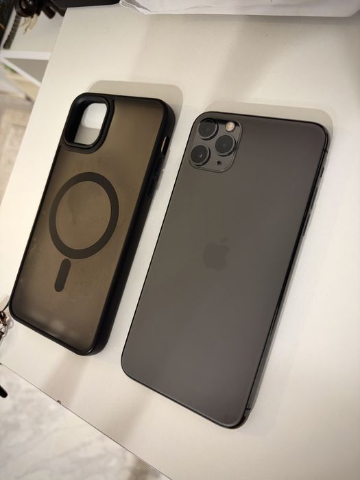 Продам iPhone 11 Pro Max 256 ГБ