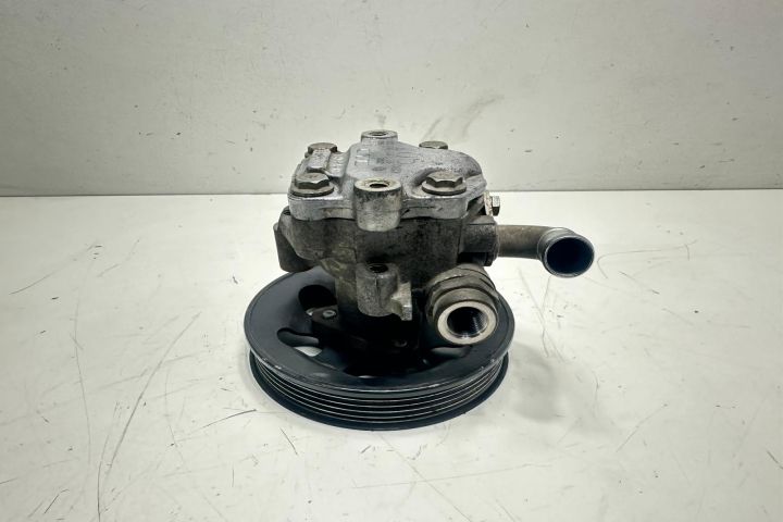 Pompa servodirectie  8d014156les Audi A4 B6