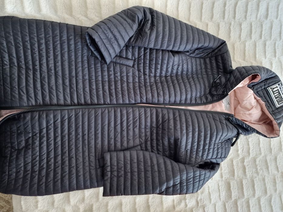 Продам куртки весна-осень