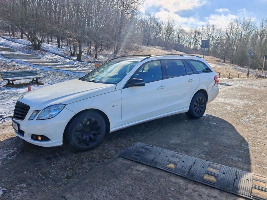 MERCEDES-BENZ E-Class 0 — imagine 4