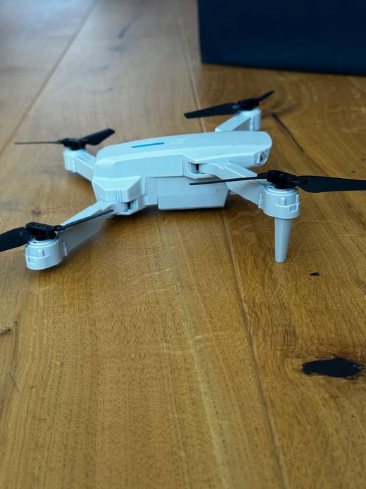 Дрон детски с камера