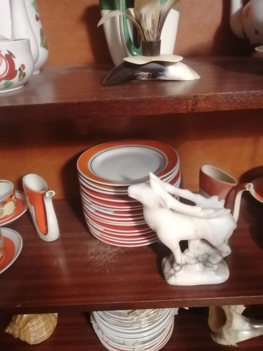 Продам тарелки разные, сервизы СССР